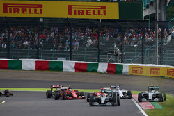 Lewis Hamilton, Mercedes AMG F1 W06 mène au départ