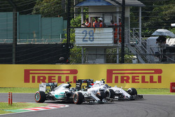 Nico Rosberg, Mercedes AMG F1 W06 y Valtteri Bottas, Williams FW37