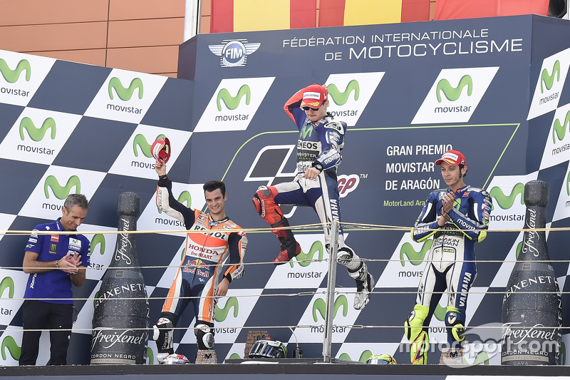 Podio: il secondo classificato Dani Pedrosa, Repsol Honda Team e il vincitore Jorge Lorenzo e il ter