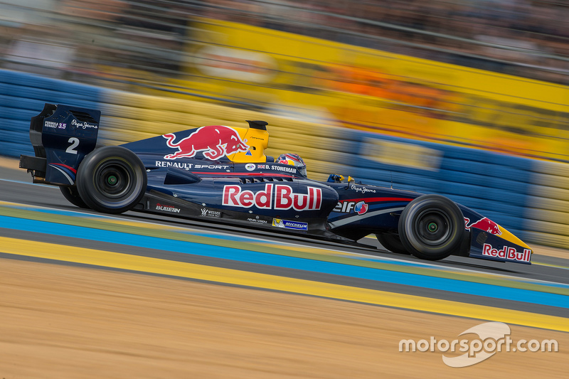 2015: <img src="https://cdn-7.motorsport.com/static/img/cfp/0/0/0/200/227/s3/united_kingdom-2.jpg" alt="" width="20" height="12" /> Дин Стоунмен