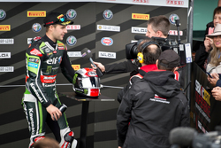 Jonathan Rea, Kawasaki, en interview dans le parc fermé