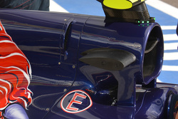 Toro Rosso STR10, dettaglio aperture sul cofano motore