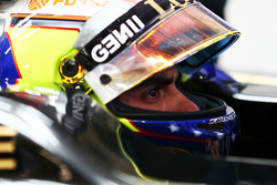 Pastor Maldonado, Lotus F1 E23