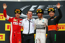 Podium: tweede Sebastian Vettel, Ferrari, winnaar Lewis Hamilton, Mercedes AMG F1 en derde Sergio Pe