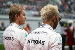 Нико Росберг, Mercedes AMG F1 и Льюис Хэмилтон, Mercedes AMG F1 на стартовой решетке
