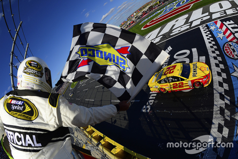 Race winner Joey Logano, Team Penske Ford