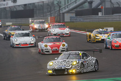 #911 Porsche Team Porsche 911 GT3 R: Nick Tandy, Frédéric Makowiecki
