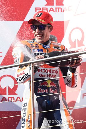 Podium: el ganador, Marc Márquez, Repsol Honda Team