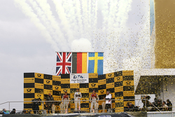 Podium der Gesamtwertung: 1. Pascal Wehrlein, HWA AG, Mercedes-AMG C63 DTM; 2. Jamie Green, Audi Spo