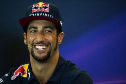 Daniel Ricciardo, Red Bull Racing  en la conferencia de prensa de la FIA