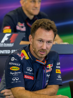Christian Horner, Red Bull Racing Director del Equipo en la conferencia de prensa de la FIA