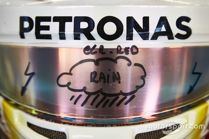 9. Lewis Hamilton, Mercedes AMG F1 visor detail