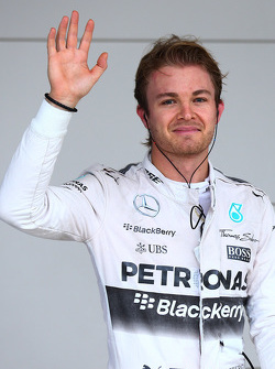 Ganador de la pole Nico Rosberg, Mercedes AMG F1