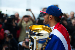 Race winner and World Champion Lewis Hamilton, Mercedes AMG F1 celebrates with the team