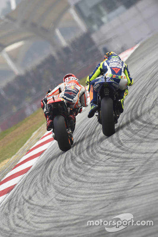 Valentino Rossi e Marc Marquez logo antes do incidente