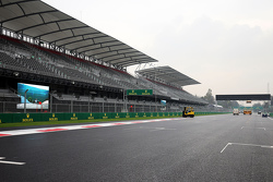The start / finish straight