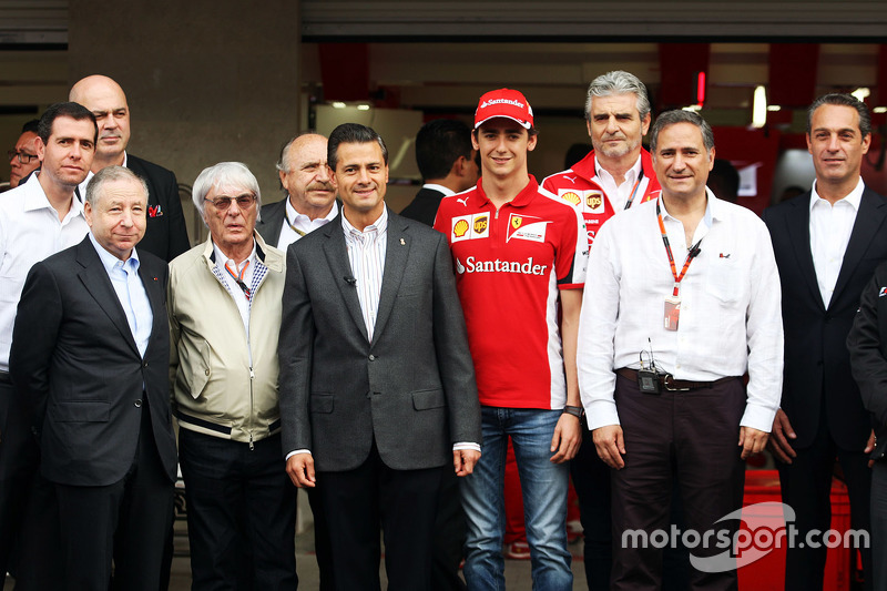Jean Todt, Presidente de la FIA; Bernie Ecclestone, Presidente de México; Esteban Gutiérrez, prueba de Ferrari y controlador de reserva; Maurizio Arrivabene, director del equipo Ferrari; Carlos Slim Domit, Presidente de América móvil