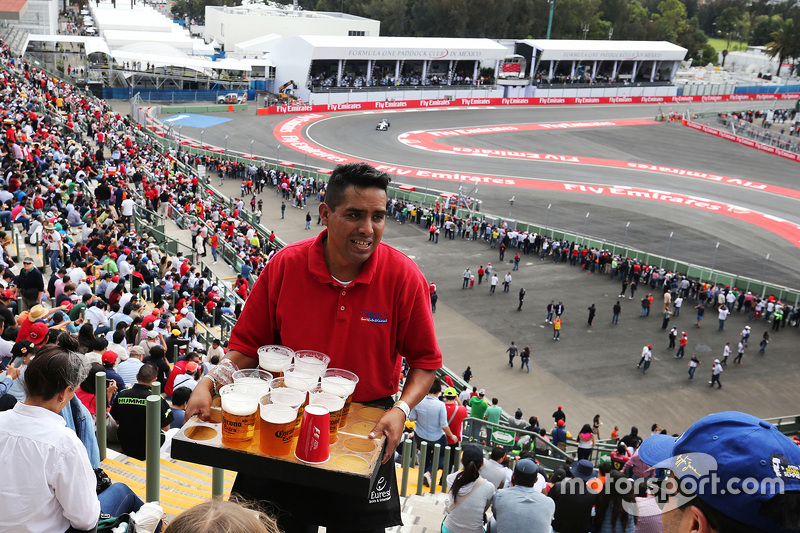 "Cerveza, beer?"