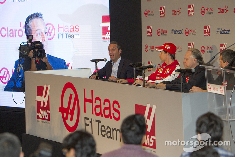 Carlos Slim, Esteban Gutiérrez, Gene Haas et Günther Steiner