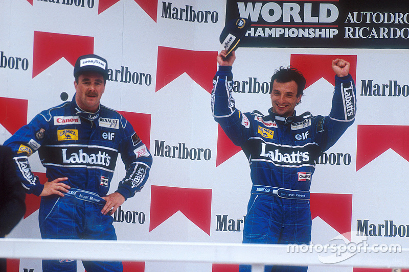 Podio: il vincitore Riccardo Patrese, secondo Nigel Mansell