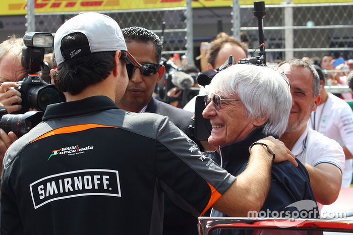 Sergio Pérez, Sahara Force India F1 VJM08 con Bernie Ecclestone, en el desfile de pilotos.