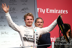 Podium: Race winner Nico Rosberg, Mercedes AMG F1 W06