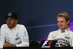 Lewis Hamilton, Mercedes AMG F1 en winnaar Nico Rosberg, Mercedes AMG F1 in de FIA persconferentie