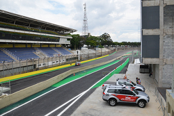 Entrada dos boxes