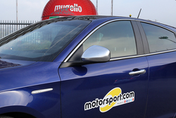 Logo de Motorsport.com en el costado del Alfa Romeo Giulietta