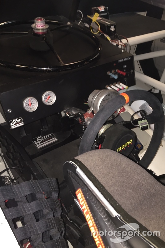 Carro adaptado de Rico Abreu