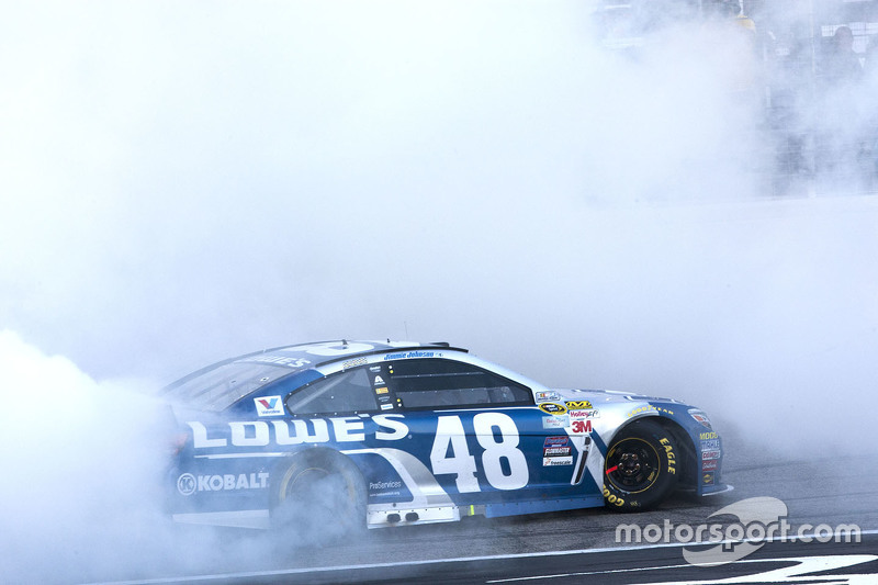 Race winner Jimmie Johnson, Hendrick Motorsports Chevrolet