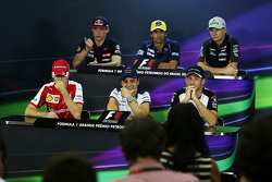 La conferencia de prensa de la FIA: Max Verstappen, Scuderia Toro Rosso; Felipe Nasr, Sauber F1 Team