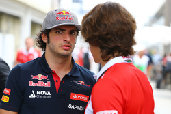 Carlos Sainz Jr., Scuderia Toro Rosso with Roberto Merhi, Manor Marussia F1 Team