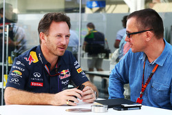 Кристиан Хорнер, руководитель Red Bull Racing и Джонатан Ноубл редактор Motorsport.com