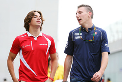 Roberto Merhi, Manor Marussia F1 Team avec Raffaele Marciello, Pilote de réserve et d'essais Sauber F1 Team