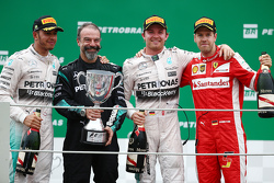 Podium: 1. Nico Rosberg, Mercedes AMG F1; 2. Lewis Hamilton, Mercedes AMG F1; 3. Sebastian Vettel, F