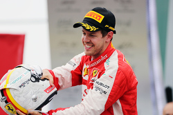 Себастьян Феттель, Ferrari празднует третье место на подиуме