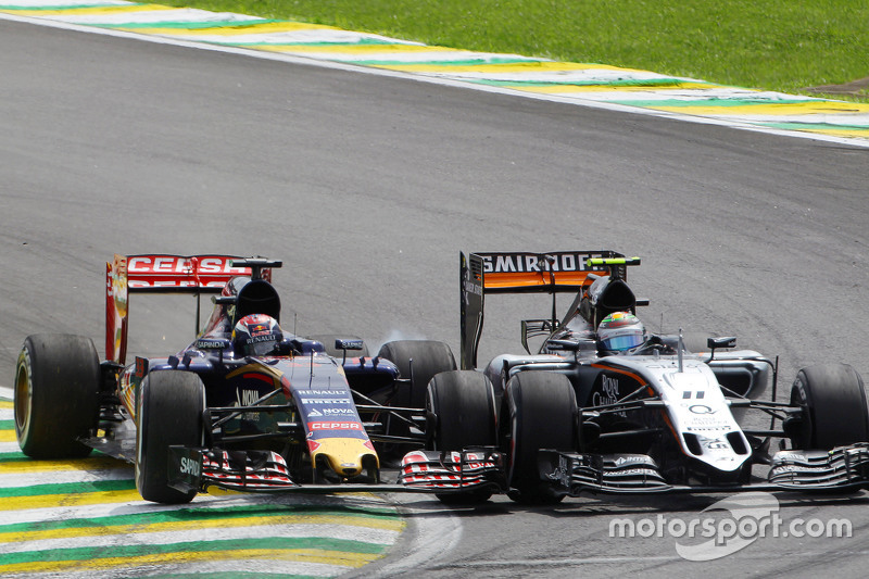 Sergio Perez, Sahara Force India F1 VJM08 and Max Verstappen, Scuderia Toro Rosso STR10 battle for position