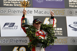 Podium: winnaar Felix Rosenqvist, Prema Powerteam