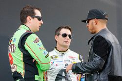 Kyle Busch, Joe Gibbs Racing Toyota; Jeff Gordon, Hendrick Motorsports Chevrolet; Lewis Hamilton, Me