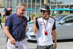 Carlos Sainz con Fernando Alonso, McLaren