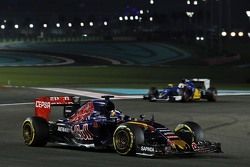 Carlos Sainz Jr., Scuderia Toro Rosso STR10