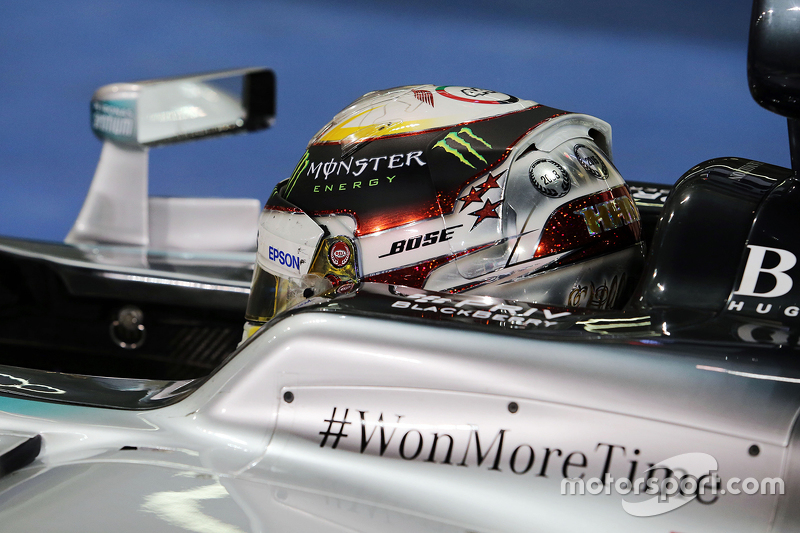 Second place Lewis Hamilton, Mercedes AMG F1 W06 in parc ferme