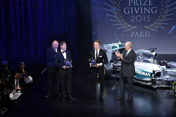 Sebastian Vettel, Scuderia Ferrari con Nico Rosberg, Mercedes AMG F1