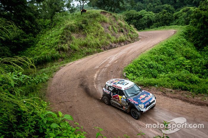 #300 Mini: Nasser Al-Attiyah and Matthieu Baumel
