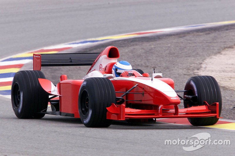 First lap of Toyota Formula One car driven by Mika Salo