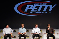 Aric Almirola, Brian Scott, Richard Petty Motorsports Ford