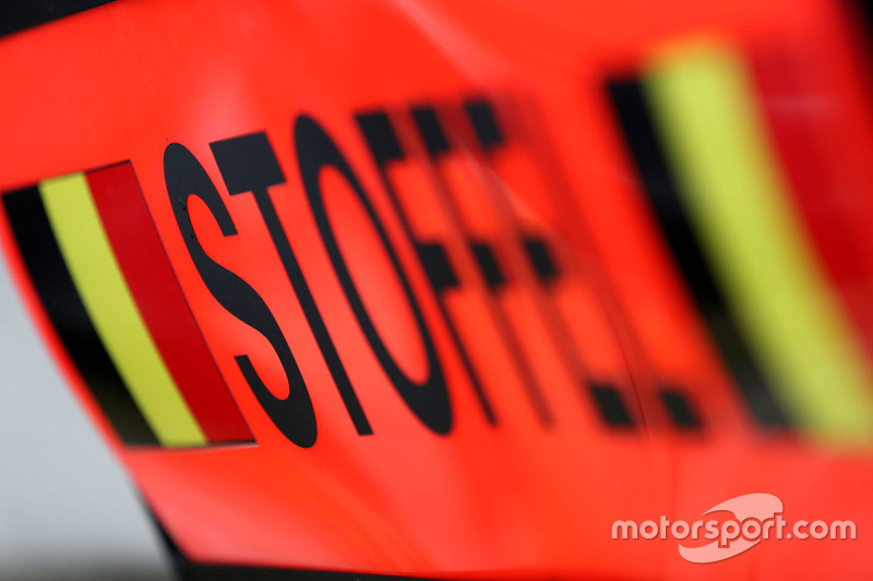 Pit board signs for Stoffel Vandoorne, McLaren