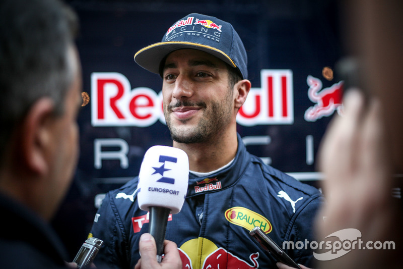 Daniel Ricciardo, Red Bull Racing met de media