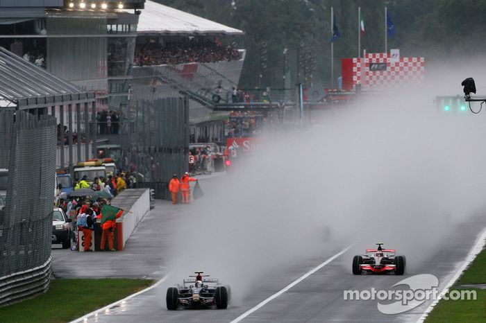 La salida: Sebastian Vettel, Scuderia Toro Rosso lidera